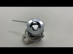 Dispositivo di sicurezza di chiusura delle porte di atterraggio degli ascensori